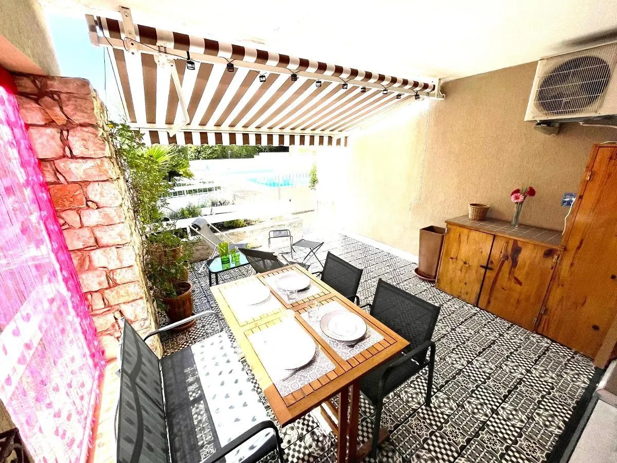 Appartement Le Soléa - Cassis centre Résidence Le Club avec piscine et garage pour 2-4 personnes